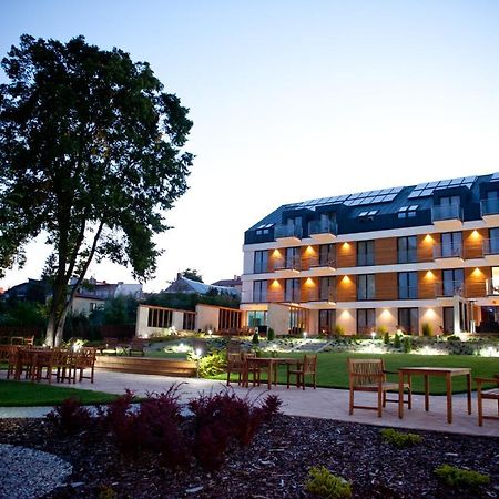 Hotel Унеюв Екстер'єр фото