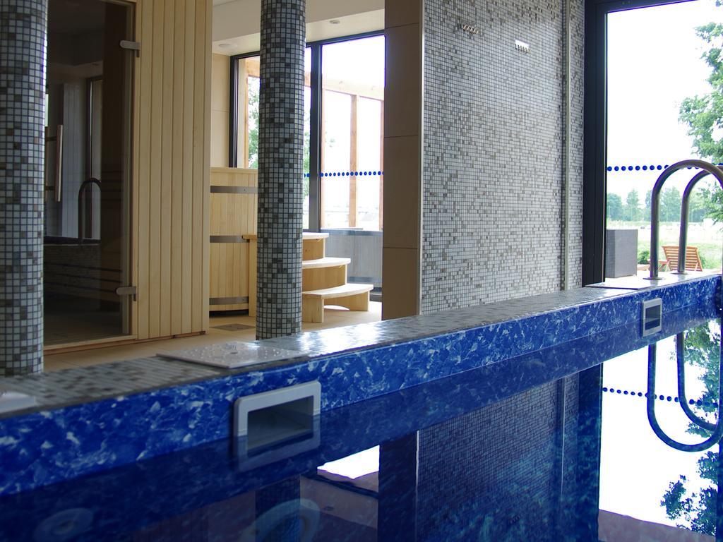 Hotel Унеюв Екстер'єр фото