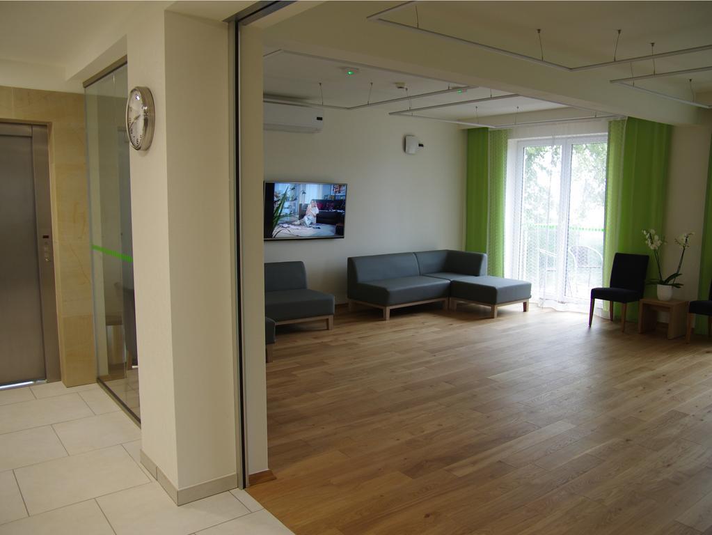 Hotel Унеюв Екстер'єр фото