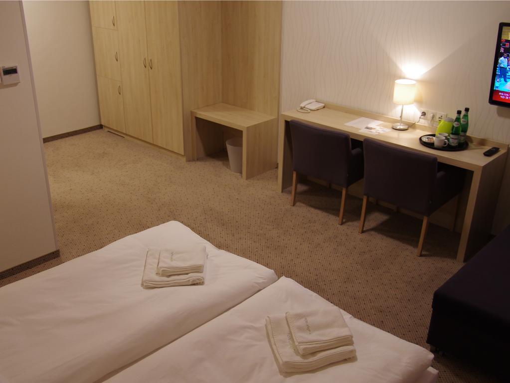 Hotel Унеюв Номер фото