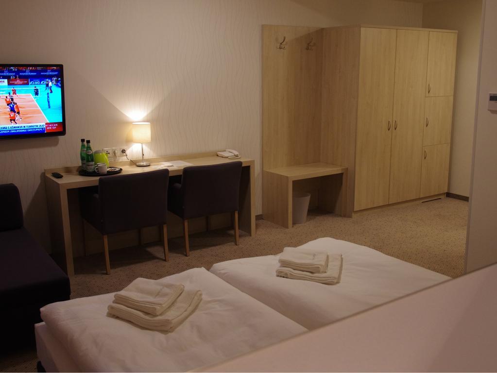 Hotel Унеюв Екстер'єр фото