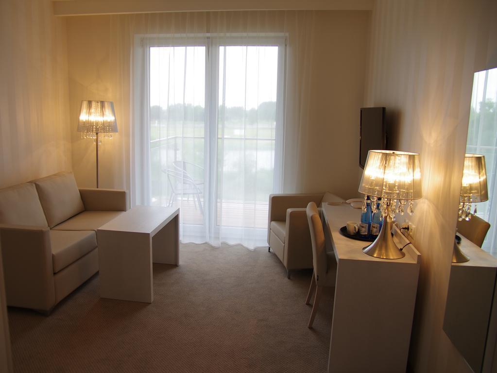 Hotel Унеюв Екстер'єр фото