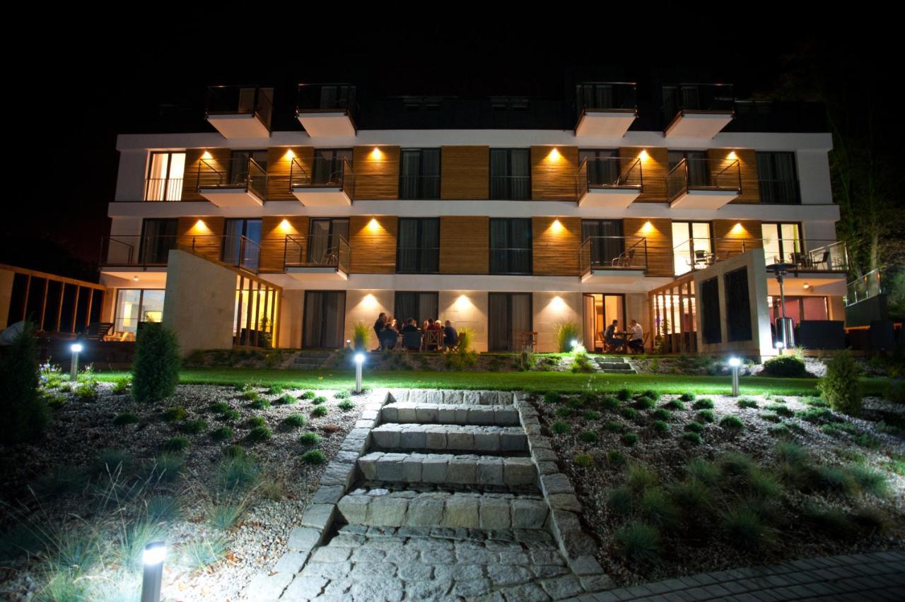 Hotel Унеюв Екстер'єр фото