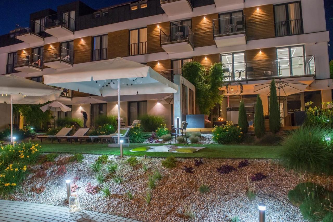 Hotel Унеюв Екстер'єр фото