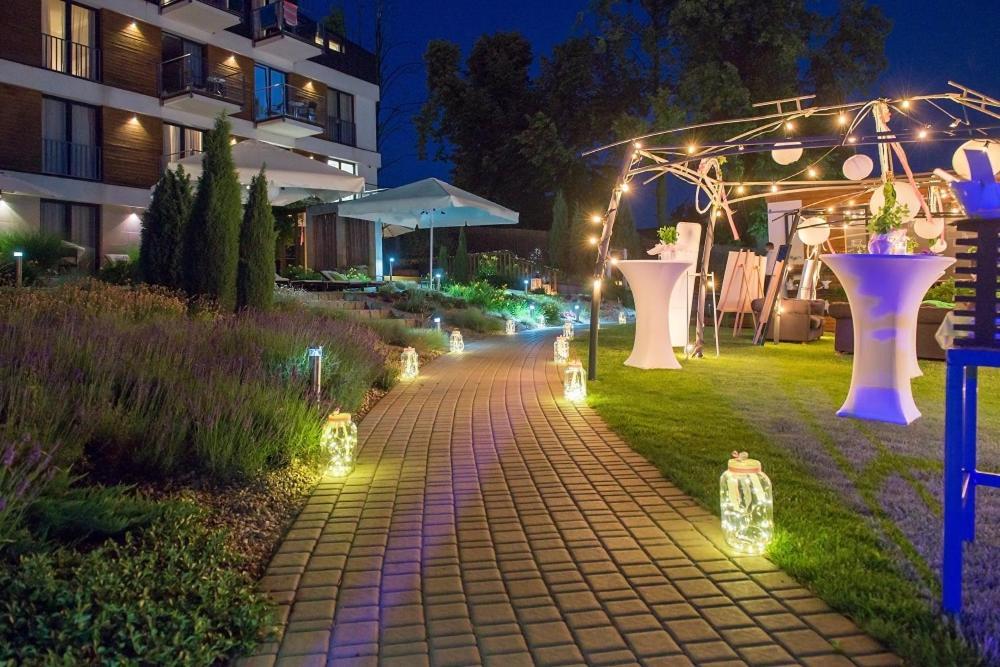 Hotel Унеюв Екстер'єр фото